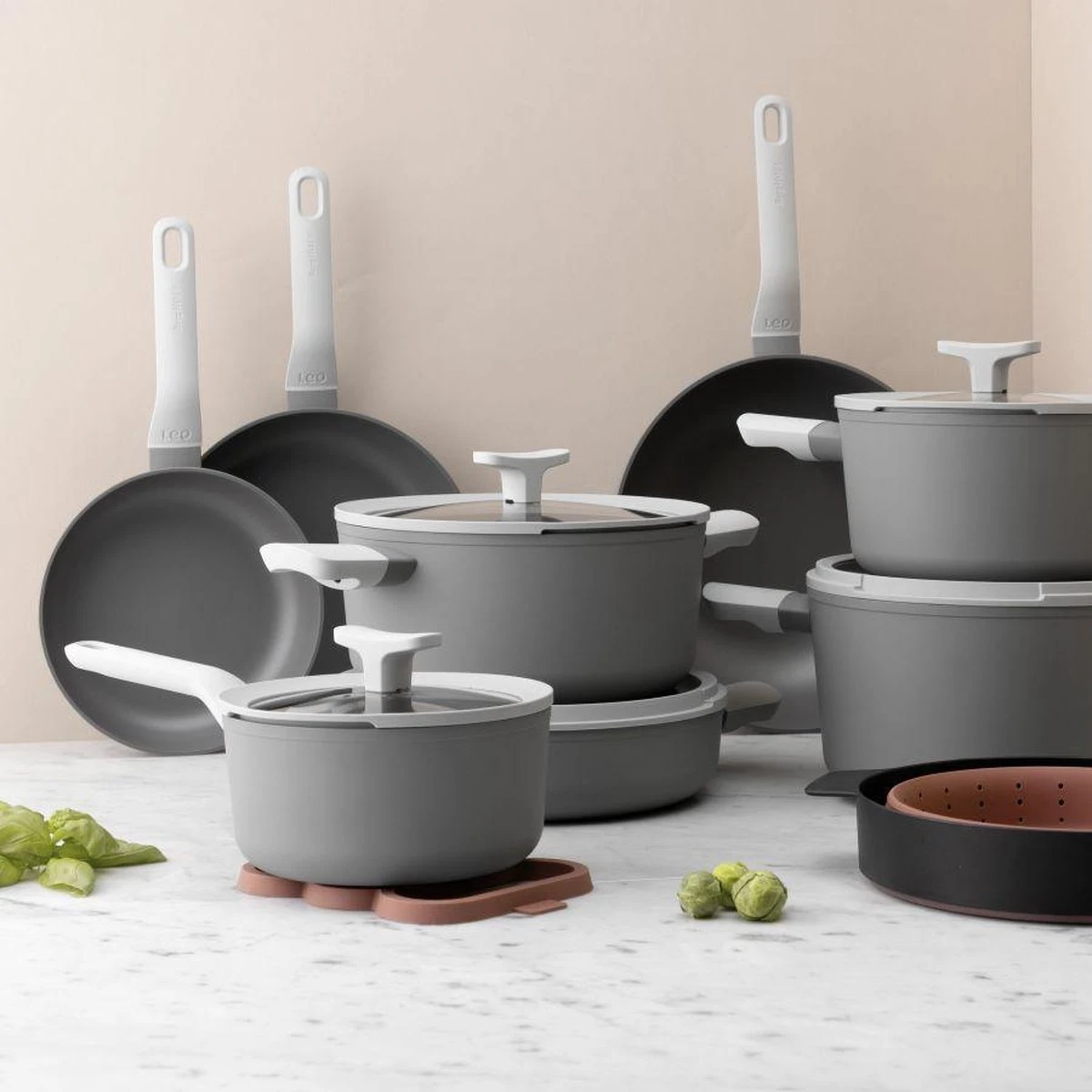 BergHOFF Leo Hapjespan Stone - 28 Cm - Met Glazen Deksel - Afbeelding 4