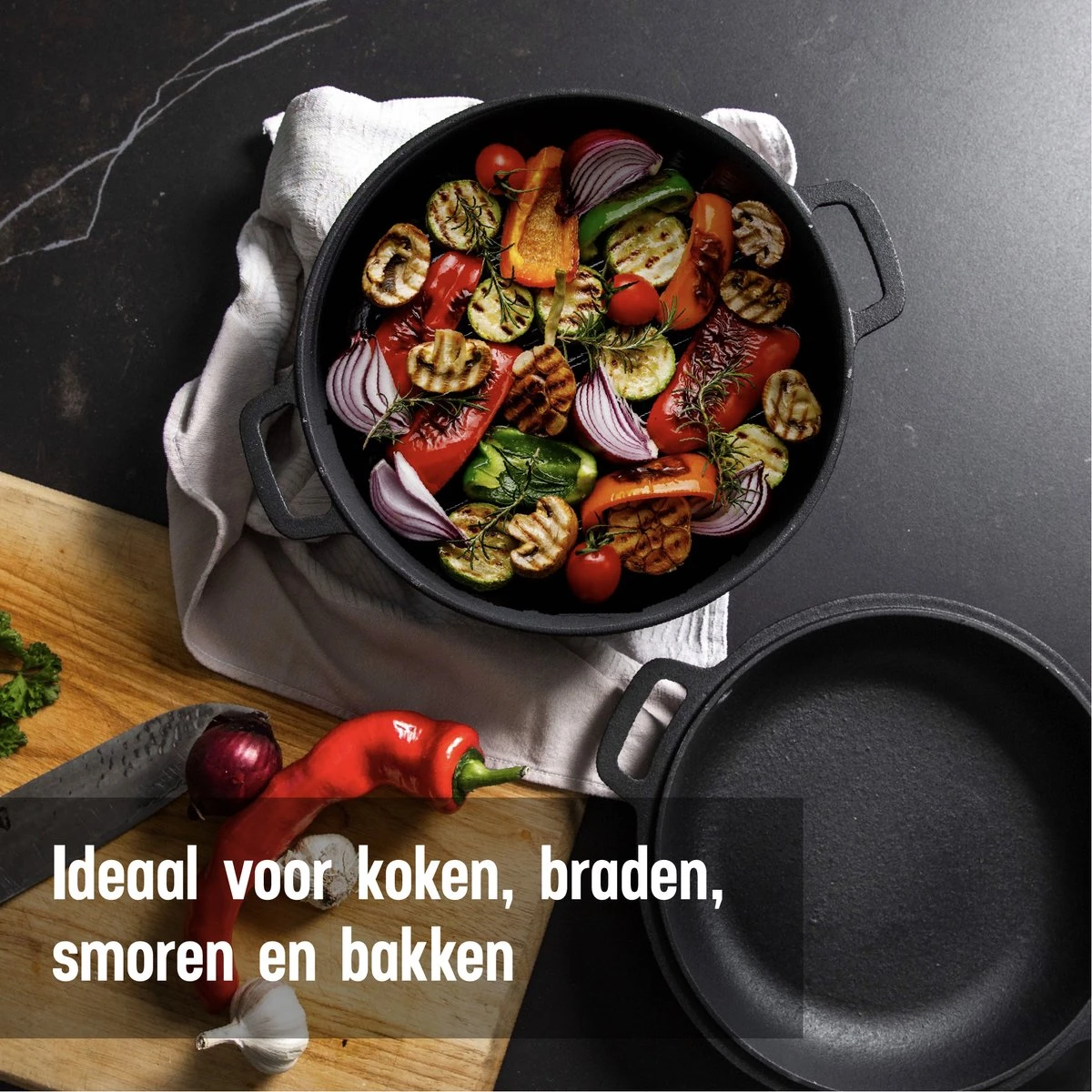 Daumonet Ducasse Gietijzeren Double Use Braadpan - Combi Sudderpan Zwart - 2-in-1 Bak- En Braadpan - PFAS & PFOA Vrij - Rond - Ø 26 Cm - 4,4 Liter - Emaille - Alle Warmtebronnen - Elektrisch - Gas - Halogeen - Inductie - Keramisch - Afbeelding 4