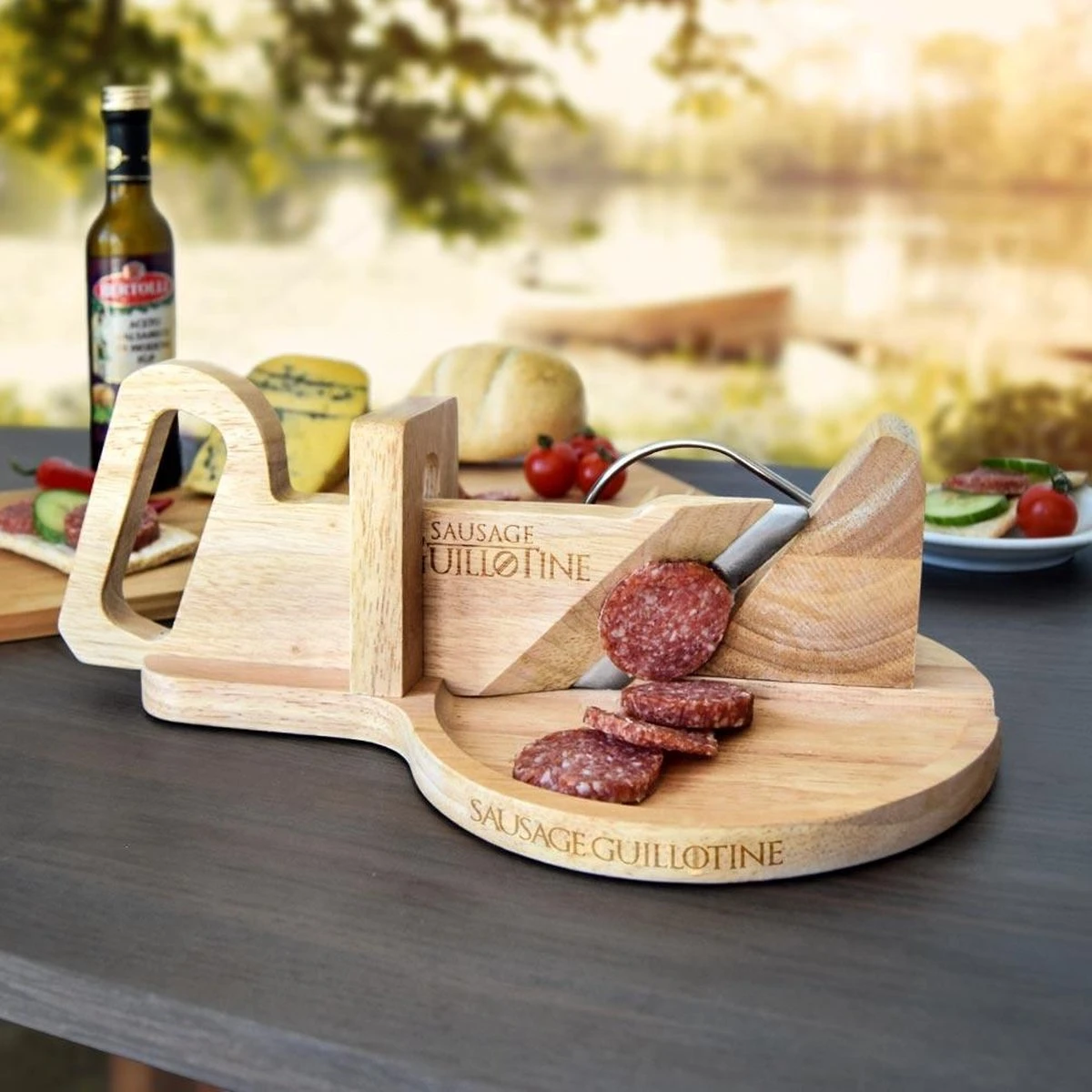 MikaMax Worst Guillotine - Worstsnijder - Worst Snijplank - Sausage Guillotine - Makkelijk Schoon Te Maken - RVS Mes - Bamboe - 30 X 19cm - Afbeelding 5