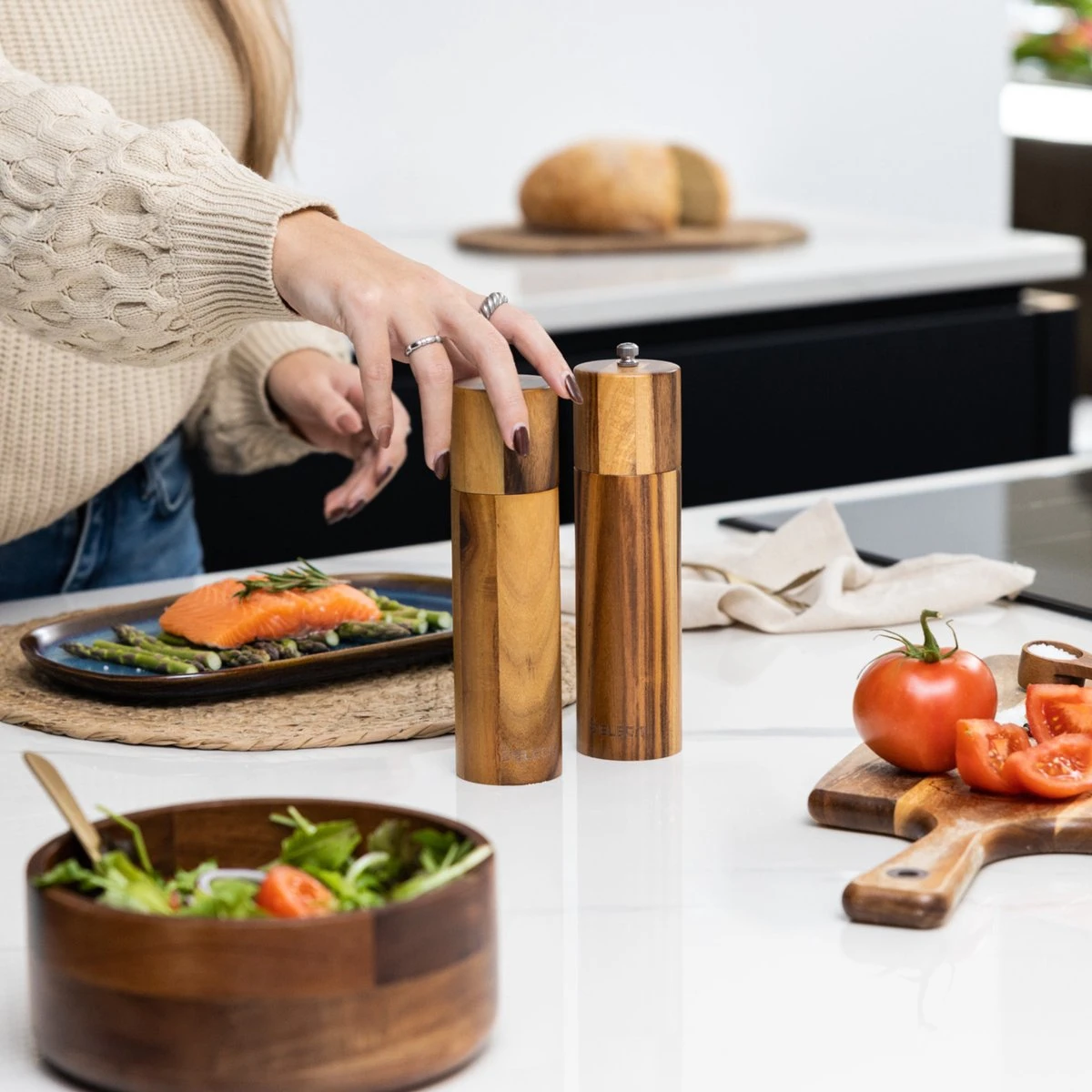 Deleca Luxe Peper En Zoutmolen Set - Zout / Pepermolen - Handmatig - Met Navul Lepel & Geschenkdoos - Acacia Hout - Rond - Afbeelding 8